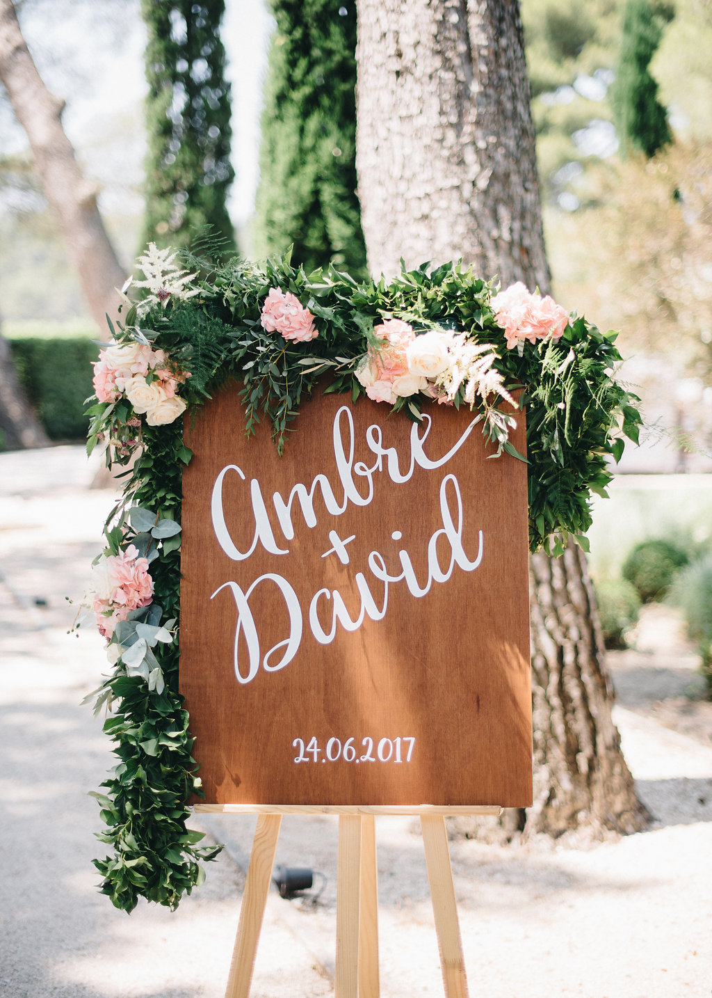 Mariage de Provence à la Tour Vaucros - Ambre + David - Blog Mariage Madame C