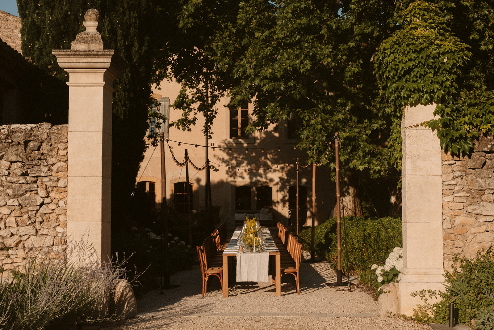 Mariage au Galinier de Lourmarin - Jennifer + Matt - Blog Mariage Madame C