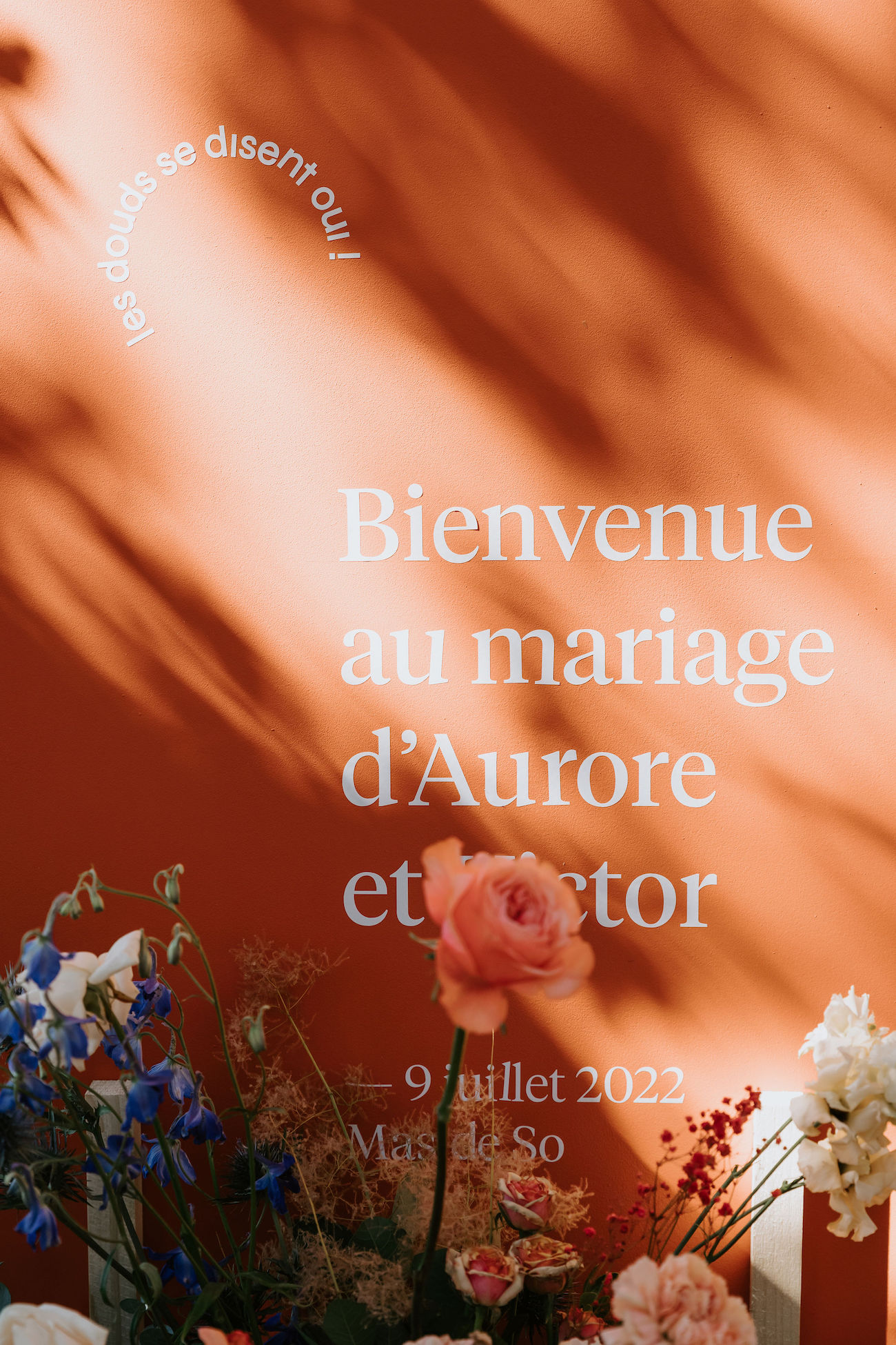 Mariage coloré au Mas de So - Aurore + Victor - Blog Mariage Madame C