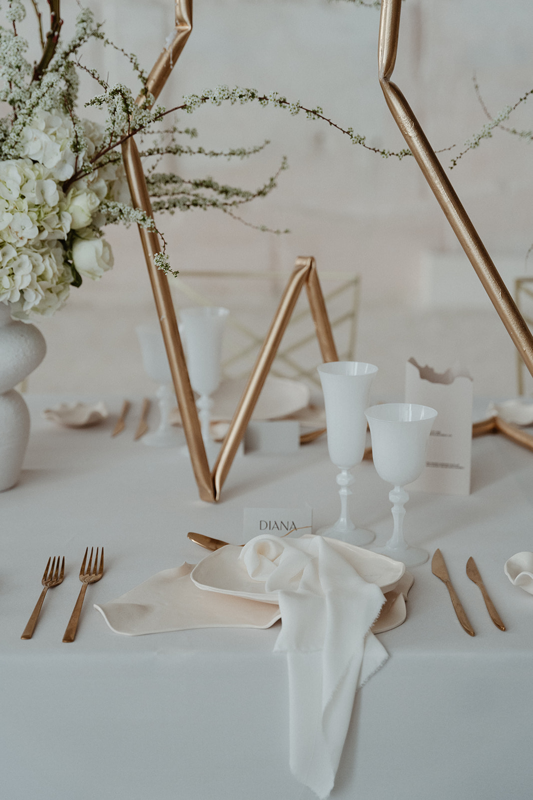 Symbiosis : Poésie couture aux Carrières des Lumières - Blog Mariage Madame C