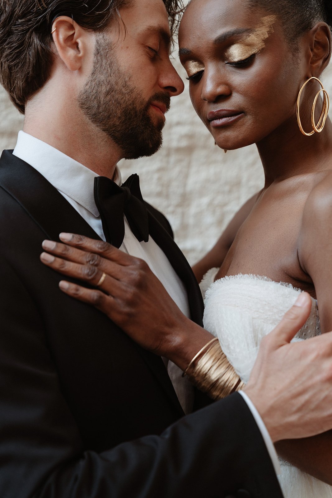 Symbiosis : Poésie couture aux Carrières des Lumières - Blog Mariage Madame C