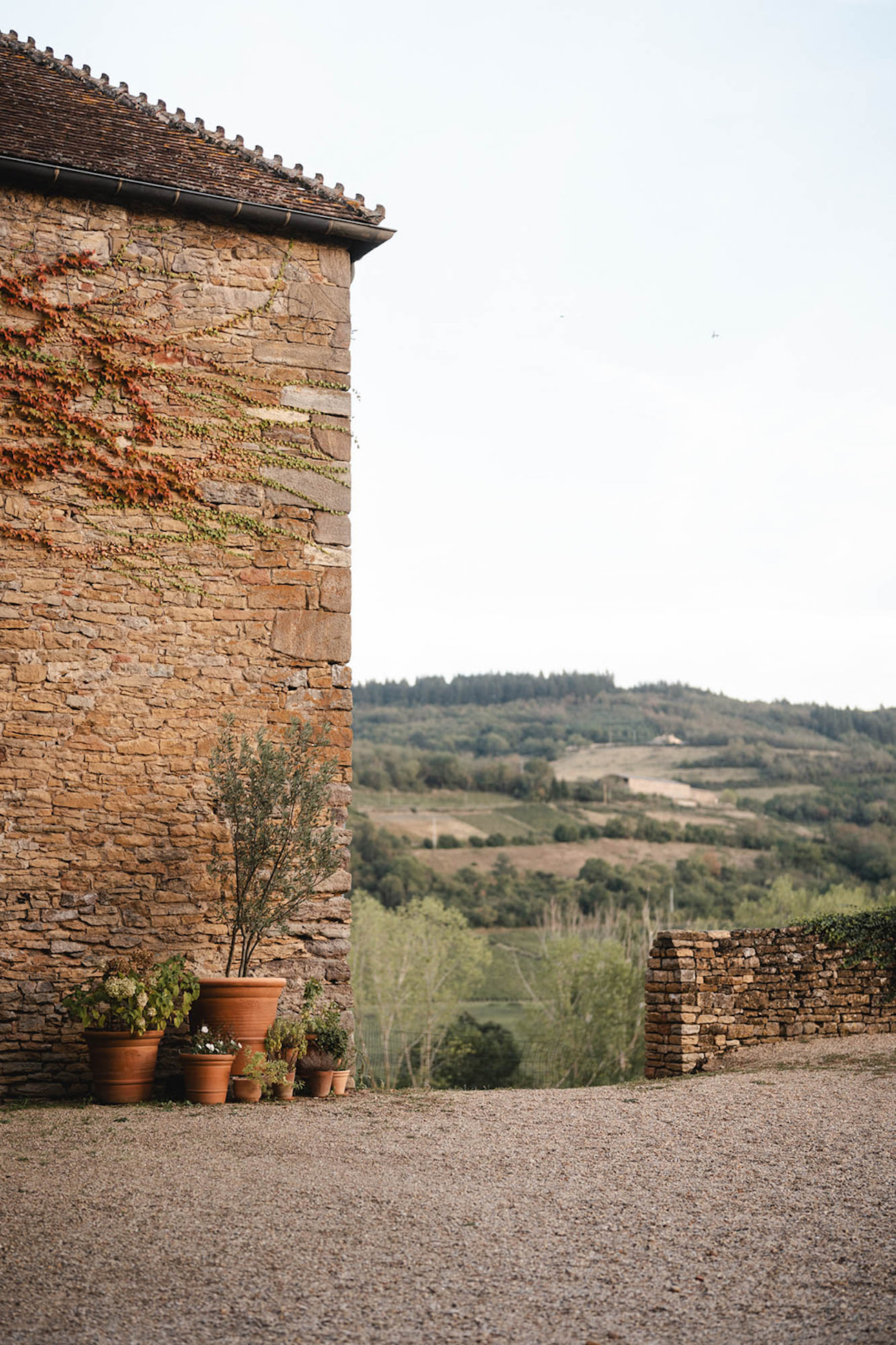 Mariage en Bourgogne au Château de Pierreclos - Gabrielle + François - Blog Mariage Madame C