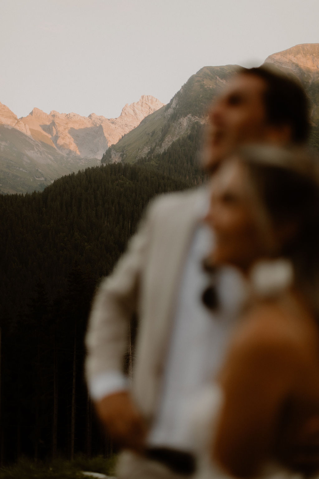 Mariage d'été en Haute-Savoie au Gite du Passant - Audrey + Adrien - Blog Mariage Madame C