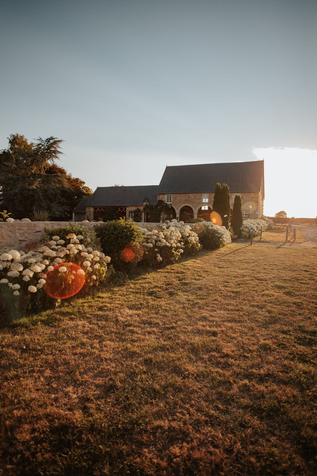 Mariage en Normandie au Manoir de Chivré - Audrey + Philippe - Blog Mariage Madame C